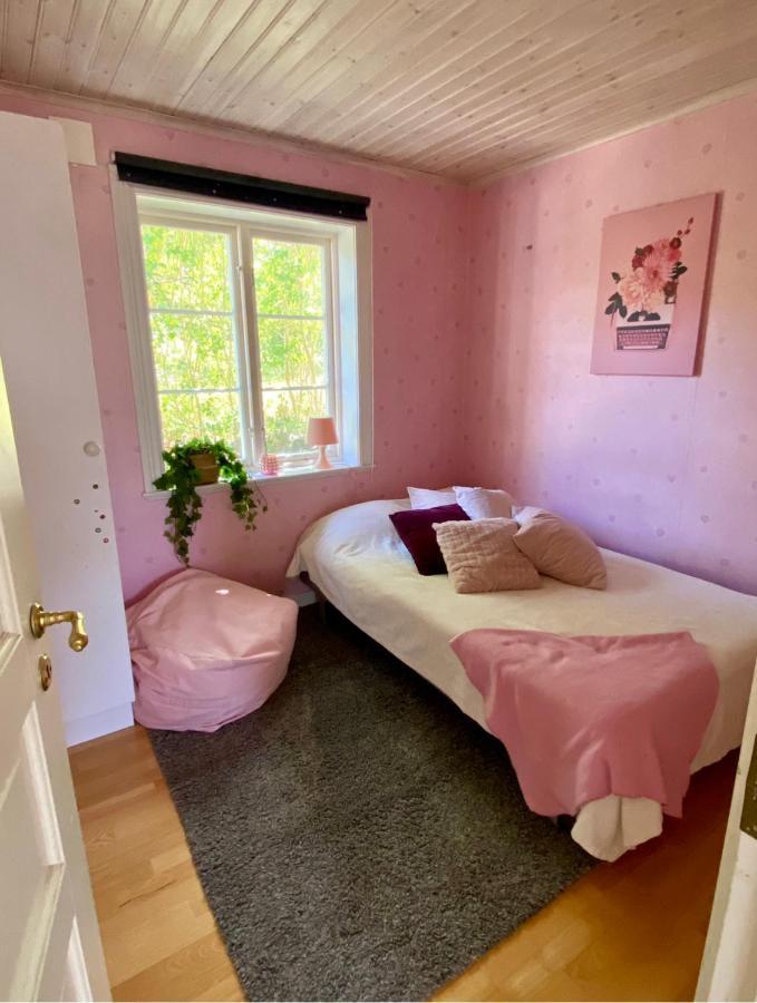 Villa I Norrtaelje Luaran gambar